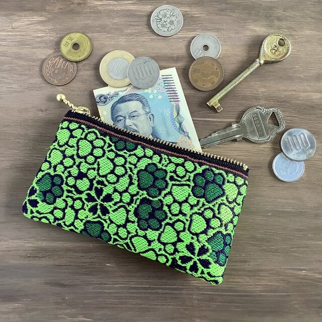 【肉球と桜】畳縁　ぺたんこ　小銭入れ　ミニポーチ　カードケース　和風　ネオングリーン　緑　蛍光　足あと　犬　猫