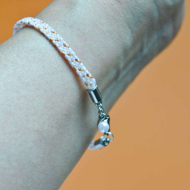 うさぎ色「ちょっとだけオレンジが入ったブロークンうさぎ