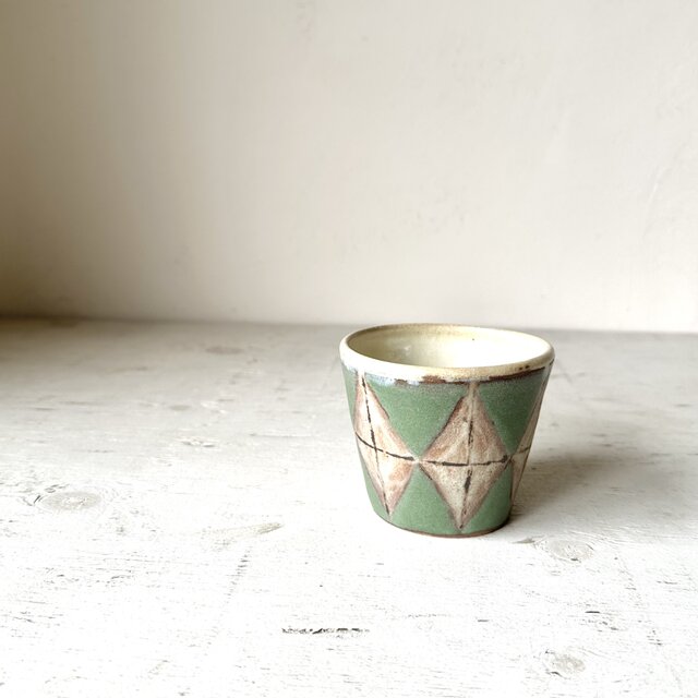 若草色釉　ロンバス柄フリーカップ