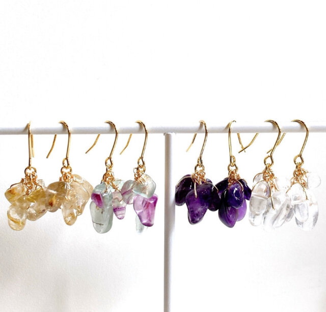 天然石フローライトのボリュームデザインピアス/イヤリング | iichi