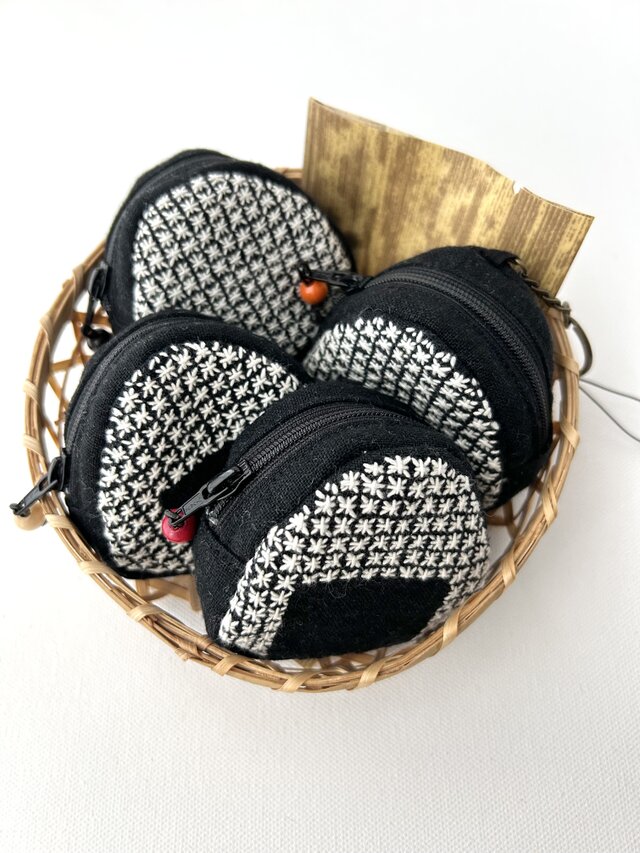 おにぎり型ポーチ(正面に海苔タイプ)