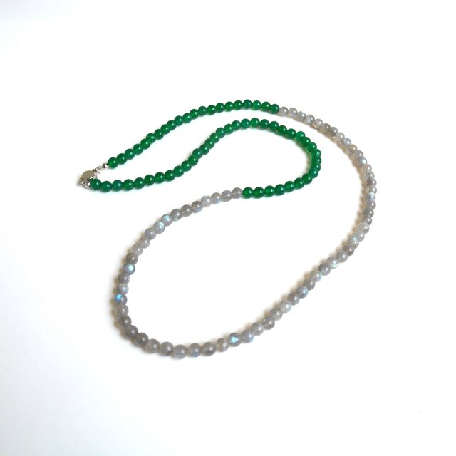 ラブラドライト＆グリーンメノウ（緑瑪瑙）のロングネックレス◆送料無料♪