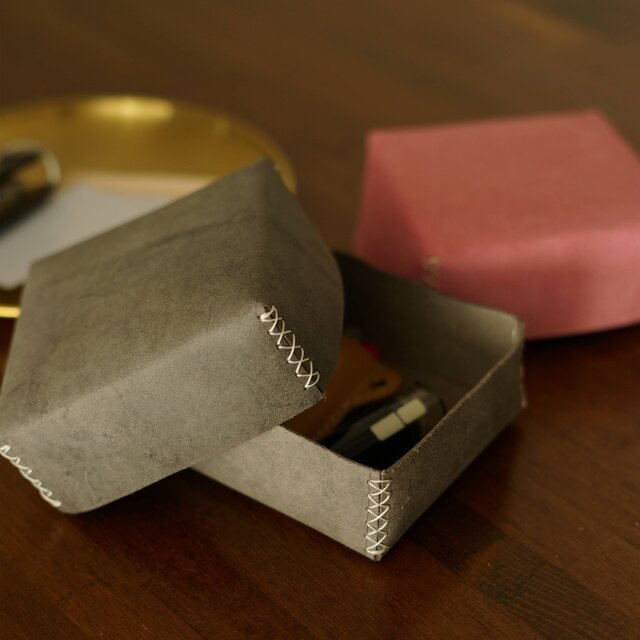 【ふた付きレザー小物入れ】おしゃれ収納ケース｜イタリアンレザー×クロスステッチ　アンニュイグレー