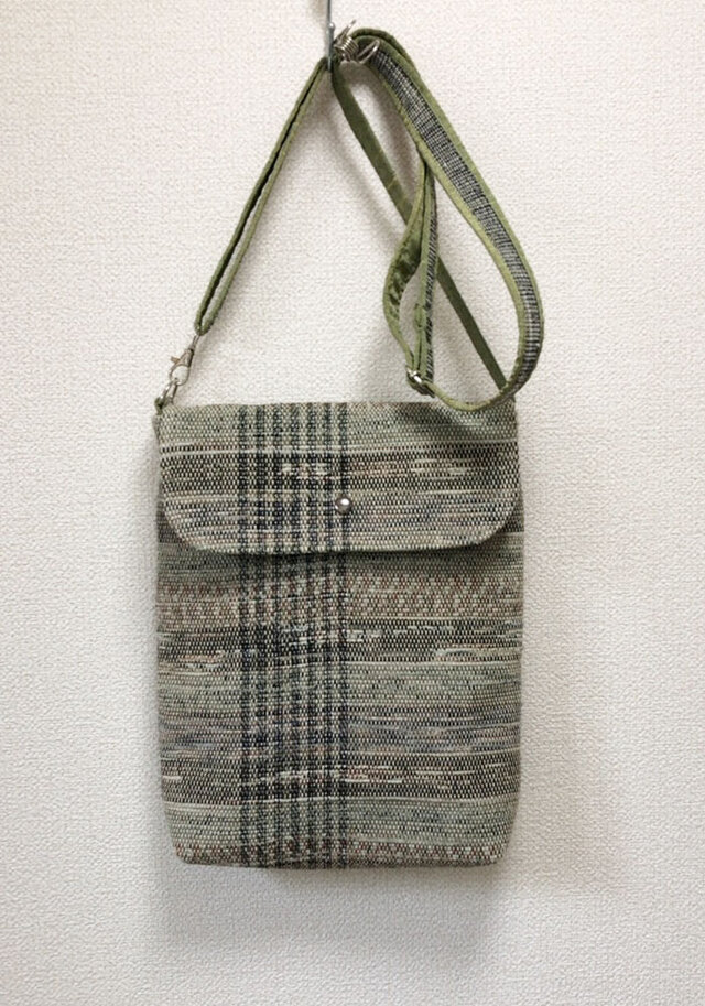 裂き織り　蓋付ショルダーバッグ（ラメライン）