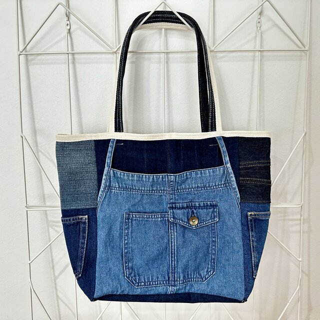 ポケットいっぱい★ヨコ型A4すっぽりサイズ★マザーズバッグ★トートバッグ ★カバン★デニムリメイク★パッチワーク