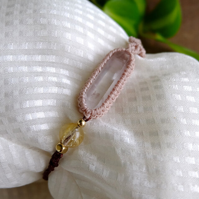 両剣水晶 原石（ブラジル産）・ルチルクォーツ4A マクラメ編み