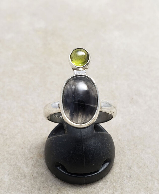 プラチナルチルクオーツとアイドクレースのリング