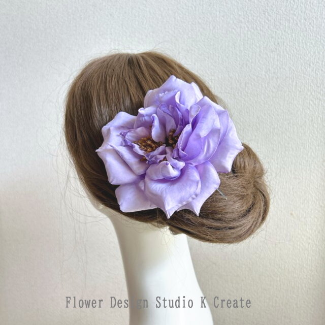 ラベンダー色の大輪の薔薇の髪飾り 紫 パープル 薄紫 バラ ダンス 髪