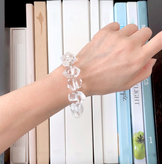 ひんやり 氷の形 ラフカットno水晶のブレスレット K14gf | iichi 日々