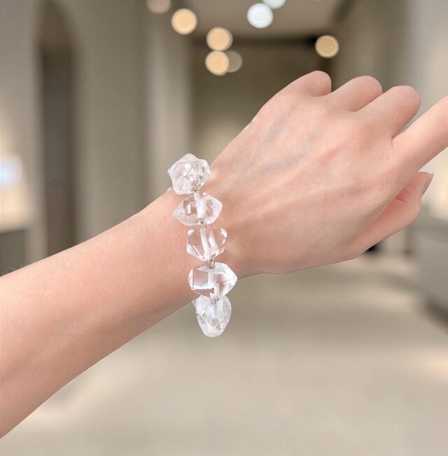 ひんやり 氷の形 ラフカット 天然水晶のブレスレット K14gf | iichi