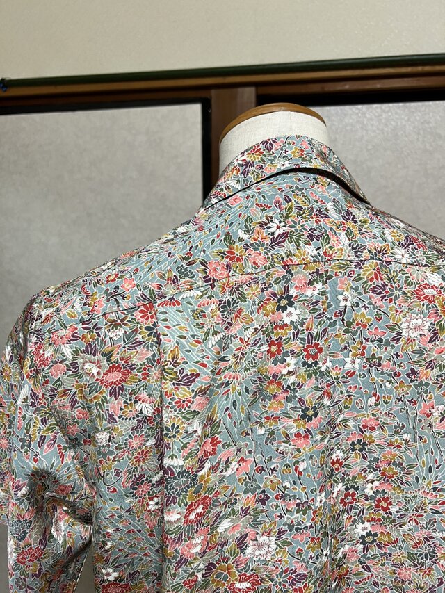 S寸、着物リメイク、アロハシャツ、着物柄模様！ 楽天市場】アロハシャツ 大島紬 着物リメイク 着物 着物アロハ