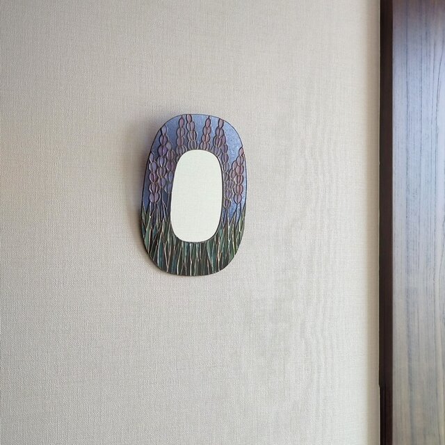✴︎:.ラベンダーの壁掛け鏡♪　ステンドグラス鏡 青空＊ラベンダー ステンドグラスの壁掛け鏡 | iichi 日々の