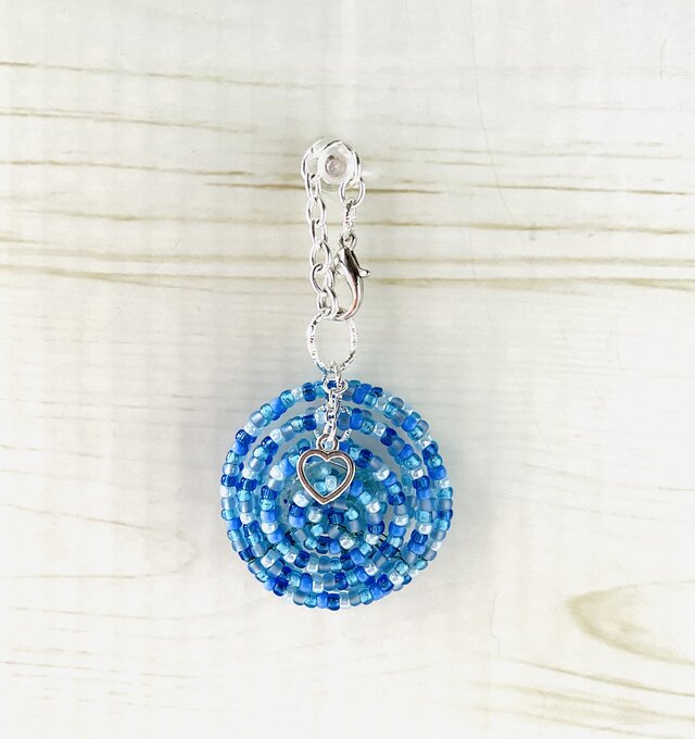 天然石アパタイト・バッグチャーム・ブルービーズ・ワイヤーアートうずまき1⃣　一点もの　