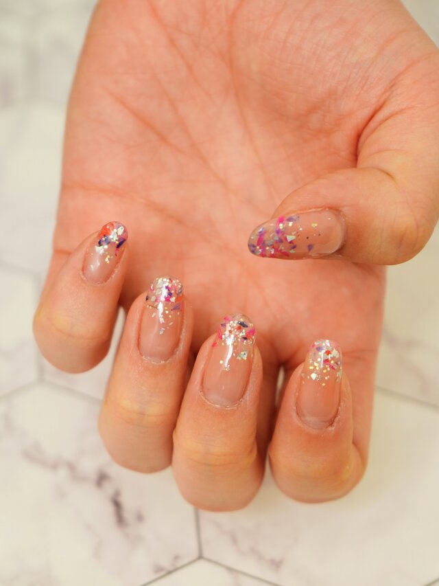 《特別割引 6,000円→3,500円》夏に向けて鮮やかラメ✨【ネイルチップ】お客様の指のサイズに合わせてお作りいたします