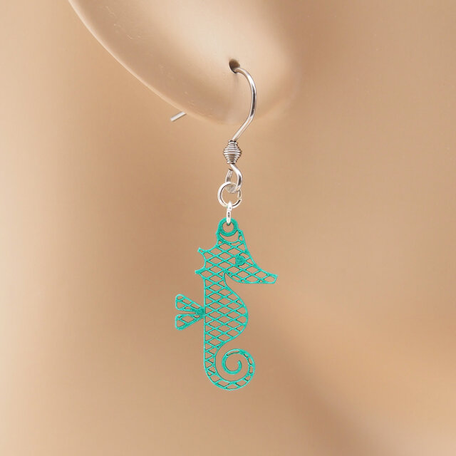 タツノオトシゴ（菱紋）Ω 気分が上がる魔法のスイッチ Ω ピアス