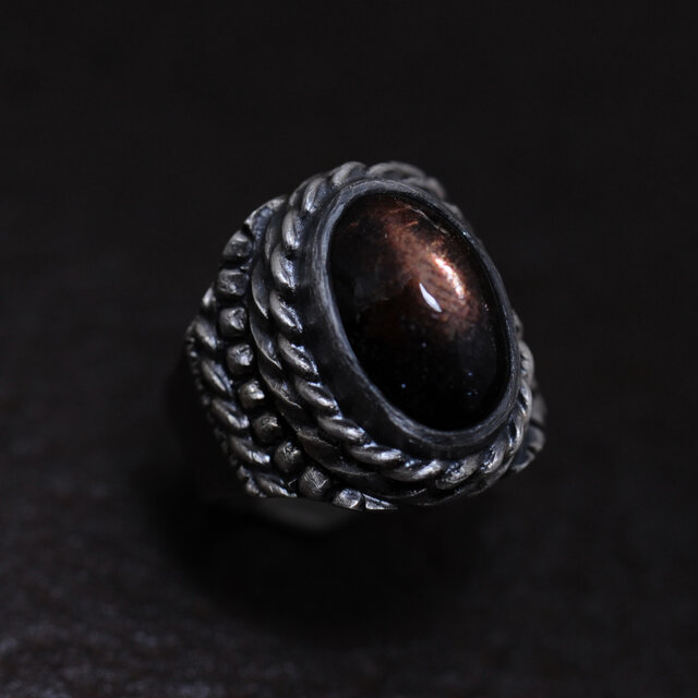 アイオライトサンストーンのリング2