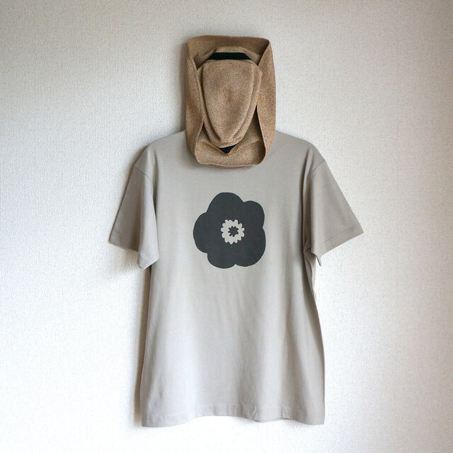 オーガニックコットン【半袖/長袖】「 ひとつぶ poppy（ 黒 × サンドベージュ ）」Ｔシャツ