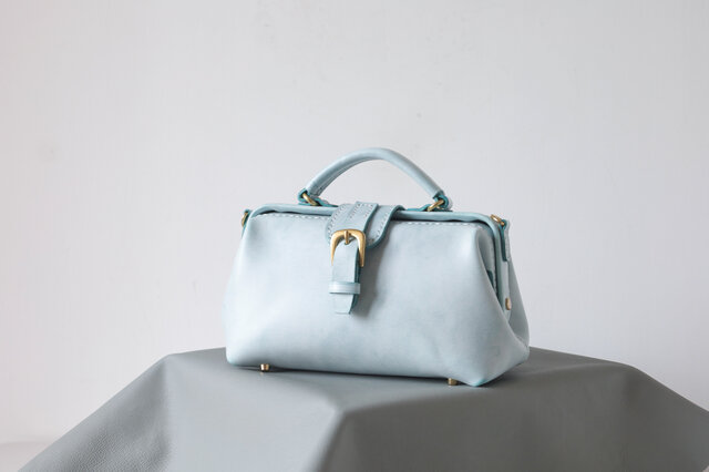 切線派】マグネット式 横型がま口バッグ 手作りのレザーショルダー