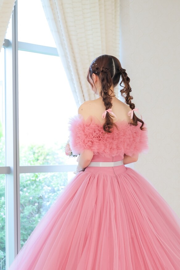 オフショルダー ウェディングドレス ふわふわ ピンク 結婚式 実例写真！オフショルダーのみ くすみピンク ふわふわ もこもこ