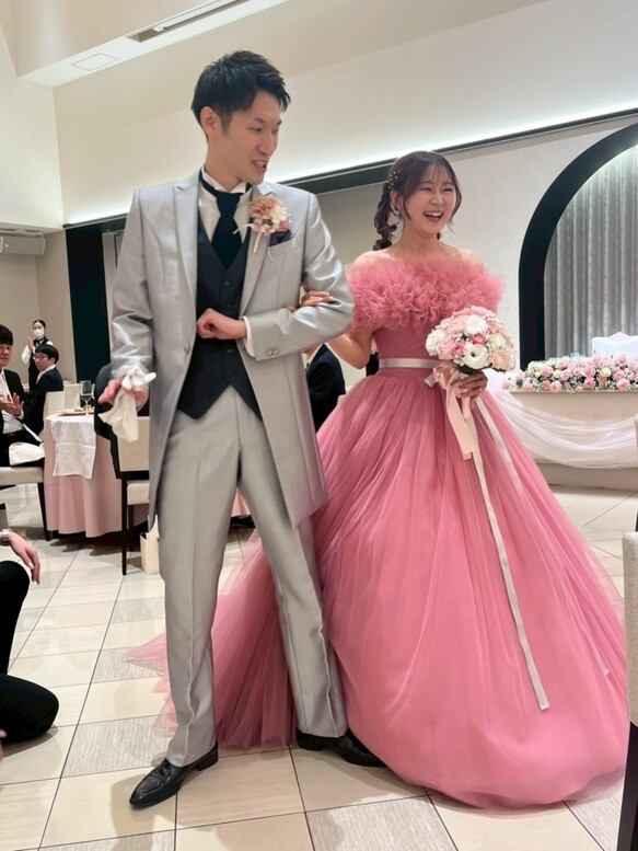 実例写真！オフショルダーのみ くすみピンク ふわふわ もこもこ ドレス