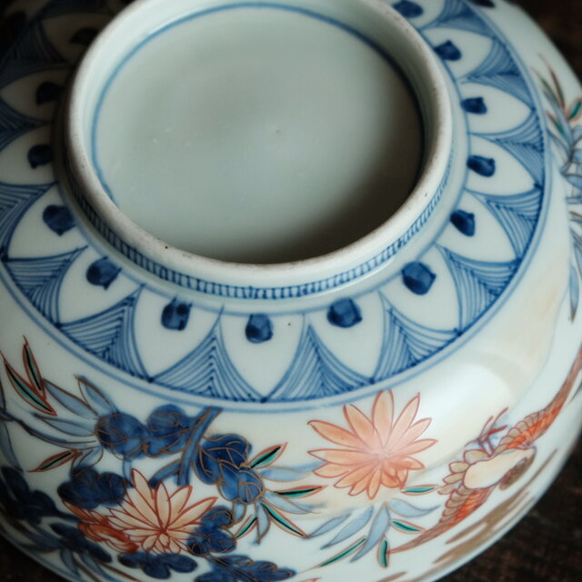 加藤釥　白地金彩蝶文花入 金彩蝶文花入れ 加藤釥 白地金彩蝶文花入 瀬戸陶芸家