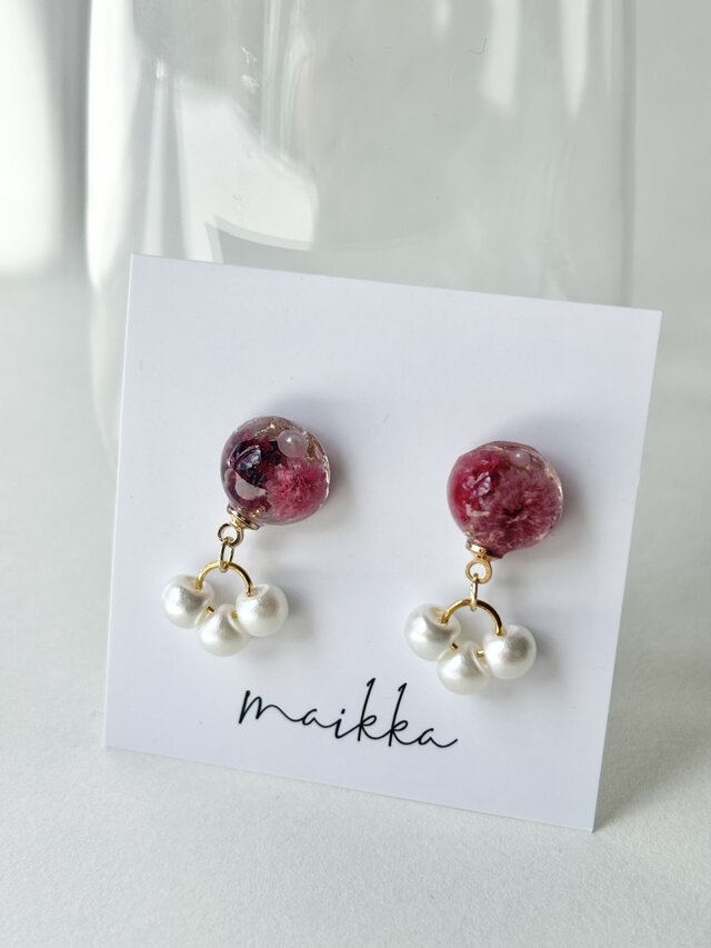 ピアス レジン かすみ草 青 パール チャーム 水色 結婚式 ドレス