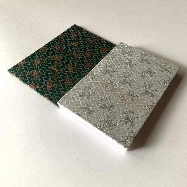 翠白鳳凰』 金襴織物御朱印帳 B6大判サイズ 常盤緑 白平和 繁栄 鳳凰