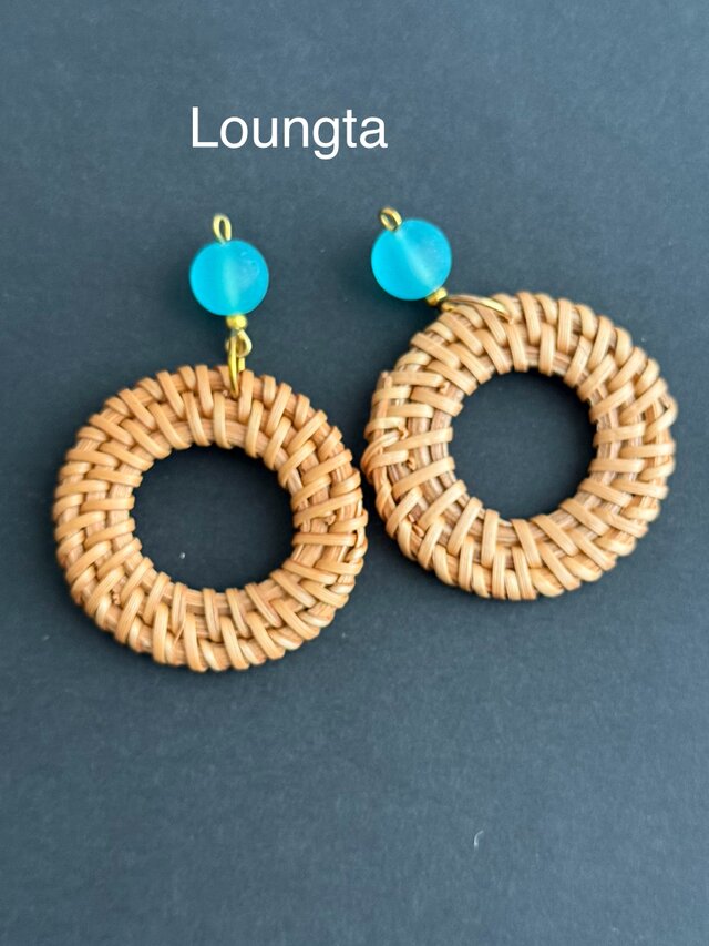 送料無料 ラタンピアス ラタン 夏ピアス 大ぶりピアス ブルーガラスビーズ