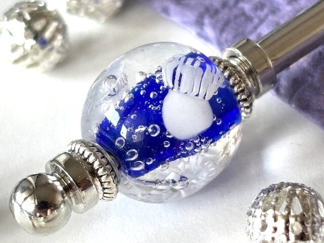 かんざし 青いクラゲのとんぼ玉 一本挿し 一本簪 涼しげ 夏 ブルー 青