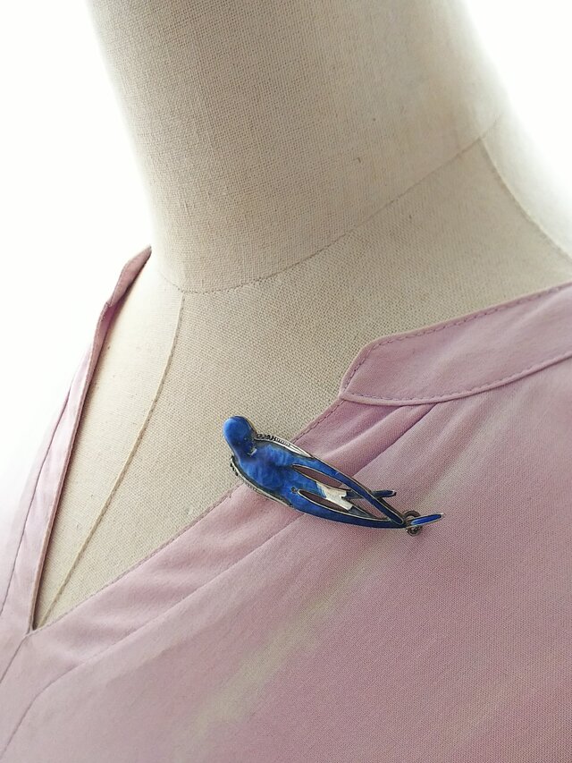 フランスアンティーク Blueエナメル／ペースト／ツバメのブローチ（65