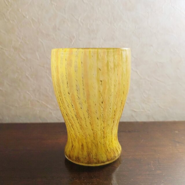 アンティーク　DAUM社　黄色が映える個性的なアールデコタンブラー　高11.5㎝【YG42-b】