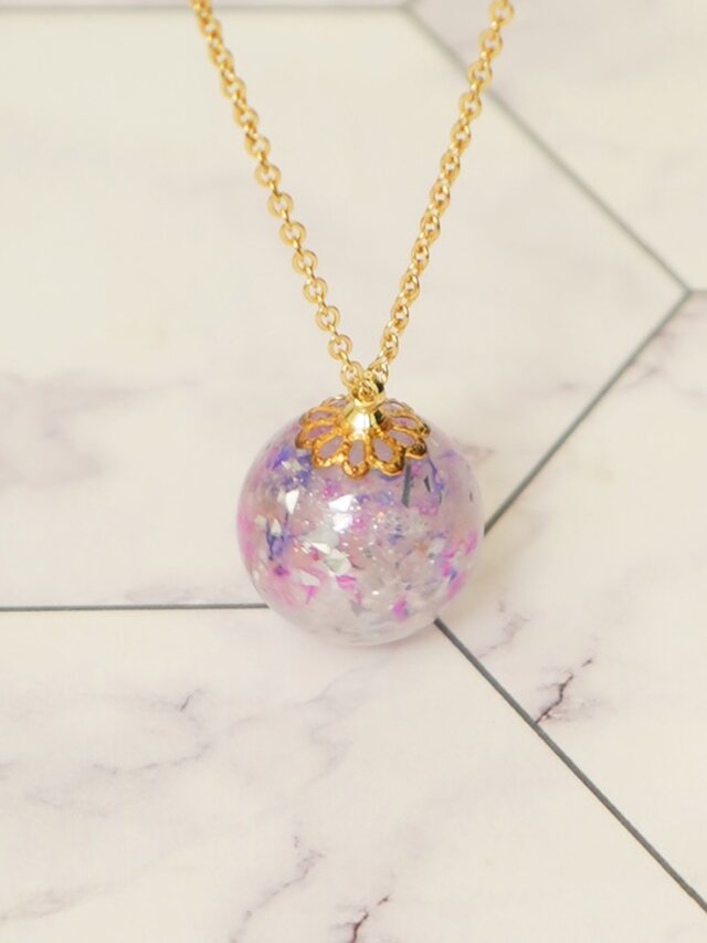 胸元の華やかさに紫のレジンアクセ【ネックレス】