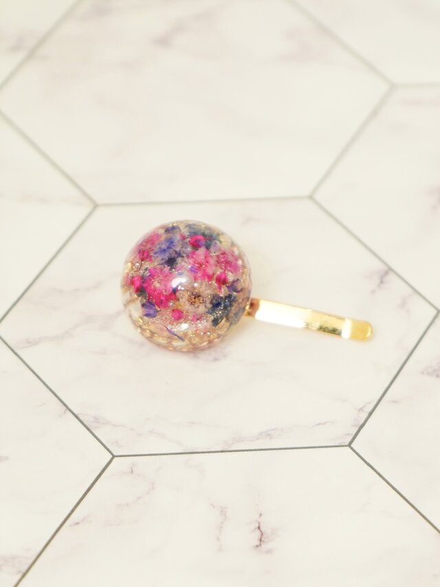 髪を結んだ後のワンポイントに【ヘアピン】