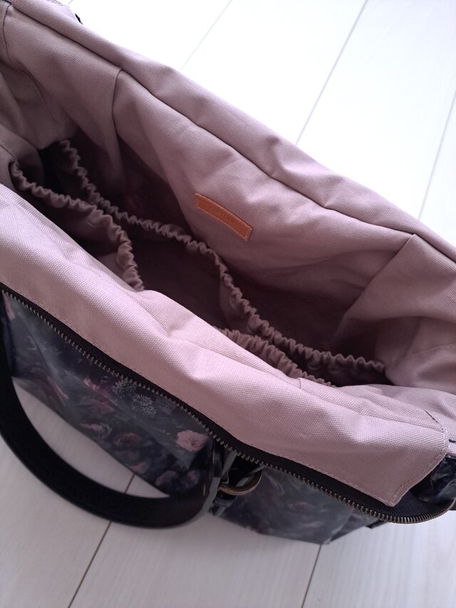 【Nachirinachi様】リバティ　ショルダー　ハムステッドサマー魔女子さん リバティ　ハムステッドサマー魔女子さんノアール2wayバッグ