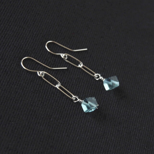 Chain&Cube Pierce（フローライト）