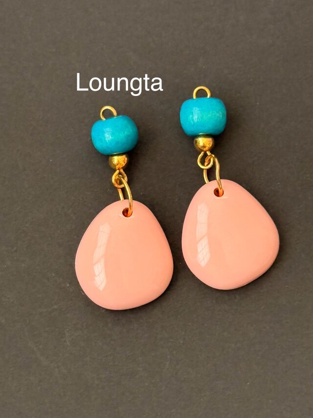 ウッドビーズピアス ブルー ピンク 夏ピアス 樹脂ピアス