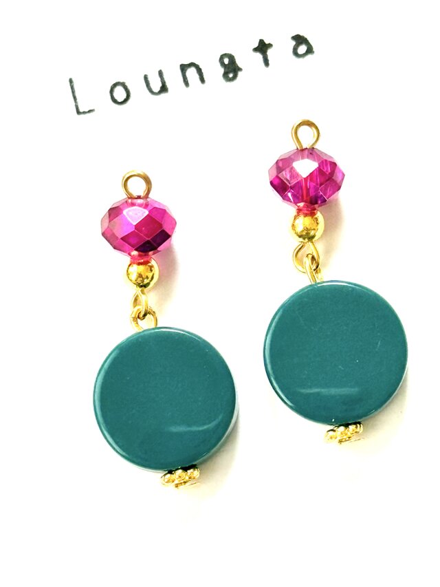 ピンクとモスグリーンのアクリルビーズピアス プチプラピアス 樹脂ピアス