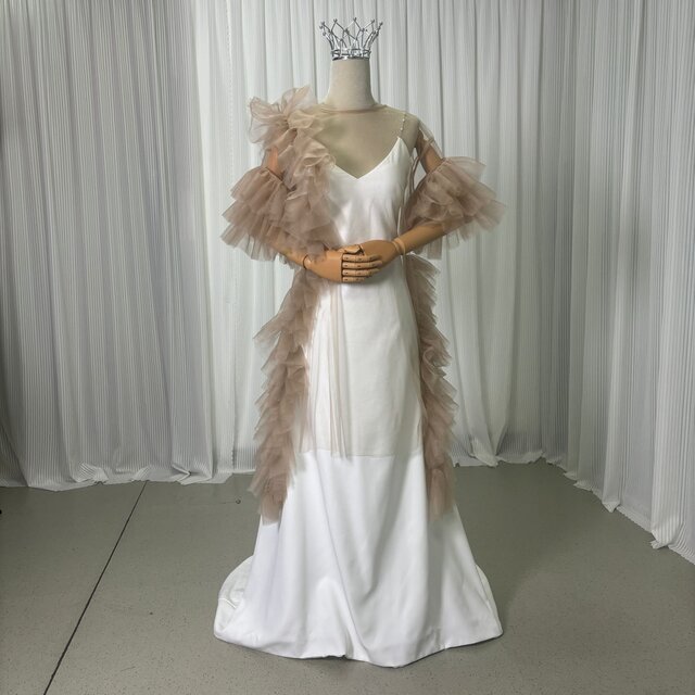 人気上昇！ウェディングドレス ツーピース Vネック トップス+キャミソール デザイン感 2次会 前撮り