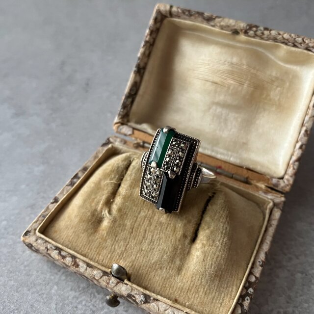 022】旅するグリーンストーン – 異国のドレスリング | iichi 日々の