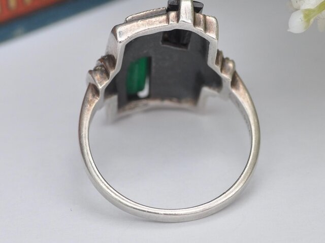 022】旅するグリーンストーン – 異国のドレスリング | iichi 日々の