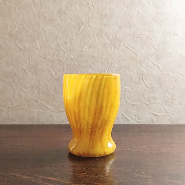 アンティーク　DAUM社　黄色が映える小さなアールデコ酒器（中）　高7㎝【YG44-b】