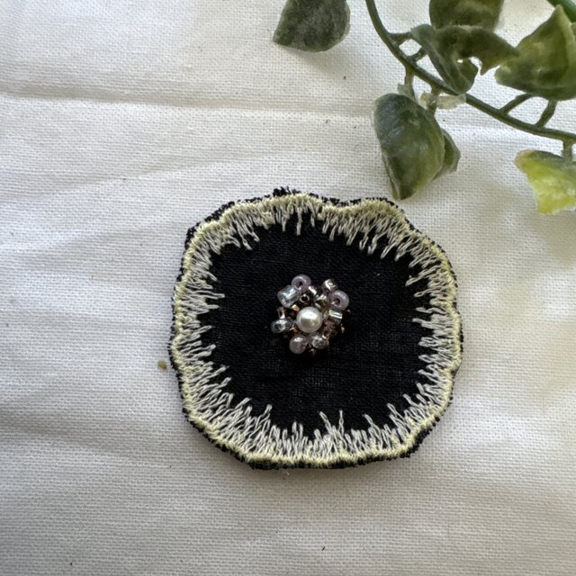 専用　ミナペルホネン刺繍ブローチ、キーケース　ハンドメイド♪ 専用 ミナペルホネン刺繍ブローチ、キーケース ハンドメイド