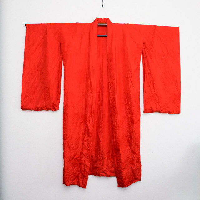 昭和レトロ 赤い長襦袢 花と鶴の模様 アンティーク 着物 リメイク素材 ジャパンヴィンテージ