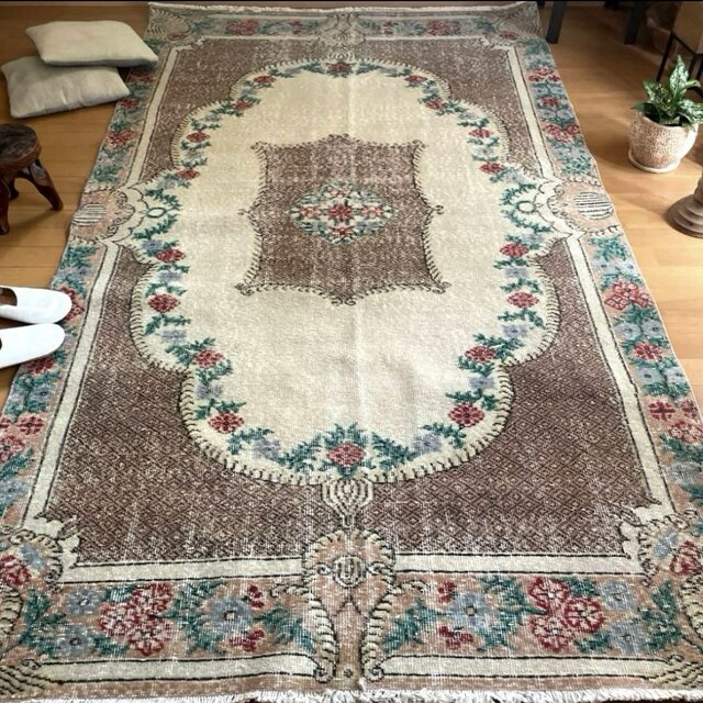 大判　美品　144×244 薔薇　クリーム　クラシカル　トルコヴィンテージラグ 大判 美品 144×244 薔薇 クリーム クラシカル トルコ