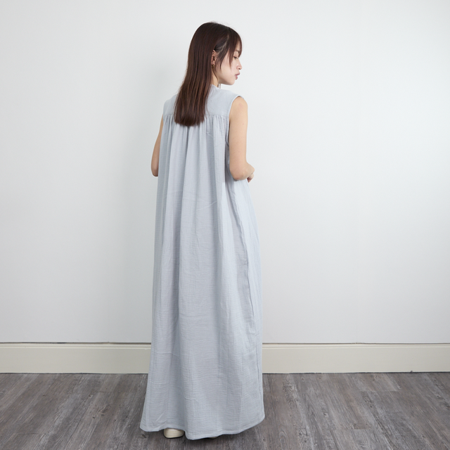ノースリーブダークグレーシャツワンピース 美品 UNTITLED ノースリーブシャツワンピース 42 ダークグレー