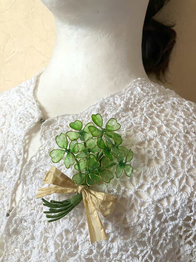 【vintage】鯨歯　ブローチと素材まとめ売り　ハンドメイドに！ vintage】鯨歯 ブローチと素材まとめ売り ハンドメイドに