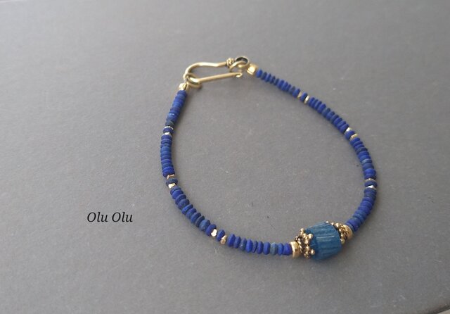 ローマングラス×ラピスラズリのブレスレット | iichi 日々の暮らしを