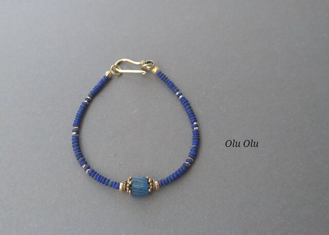 ローマングラス×ラピスラズリのブレスレット | iichi 日々の暮らしを