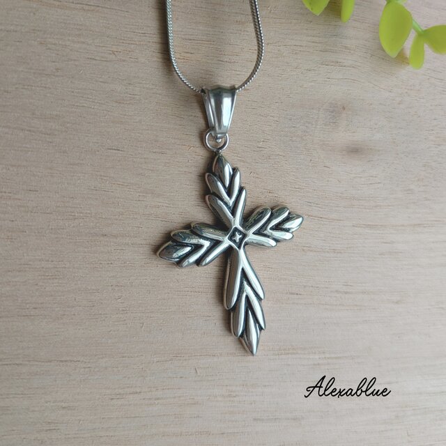 Cross Necklace with Onyx Charm（ユニセックス）オニキス 8月誕生石