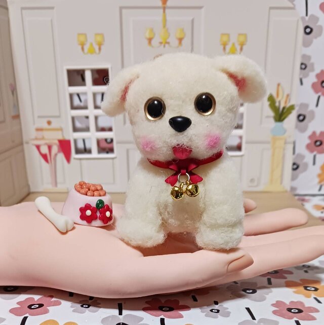 羊毛フェルト たれ耳ぷっくり犬ワンちゃん お腹すいたー！ | iichi